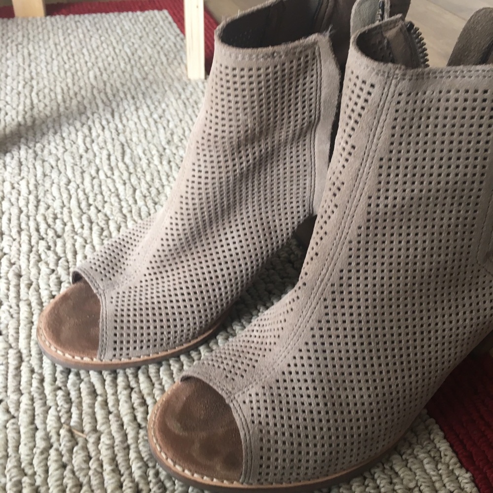 Tom’s peep toes suede booties, size 9.